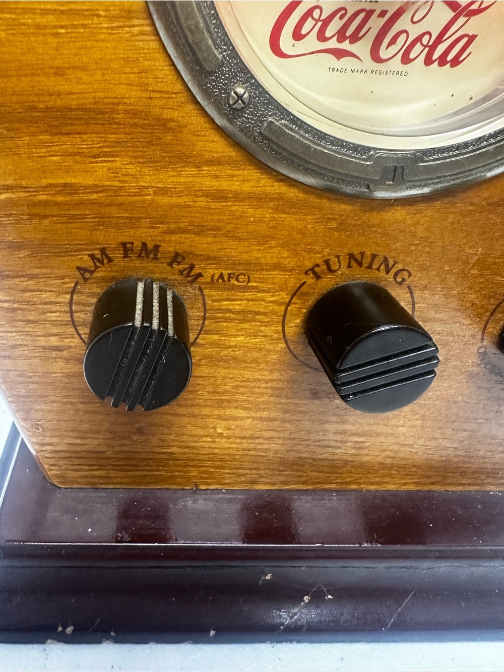 Coca Cola Red and Wood-Tone Tabletop Radio Accent Read Description - Picture 5 of 10